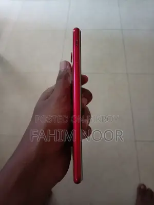 Apple iPhone 8 Plus 64 GB Red