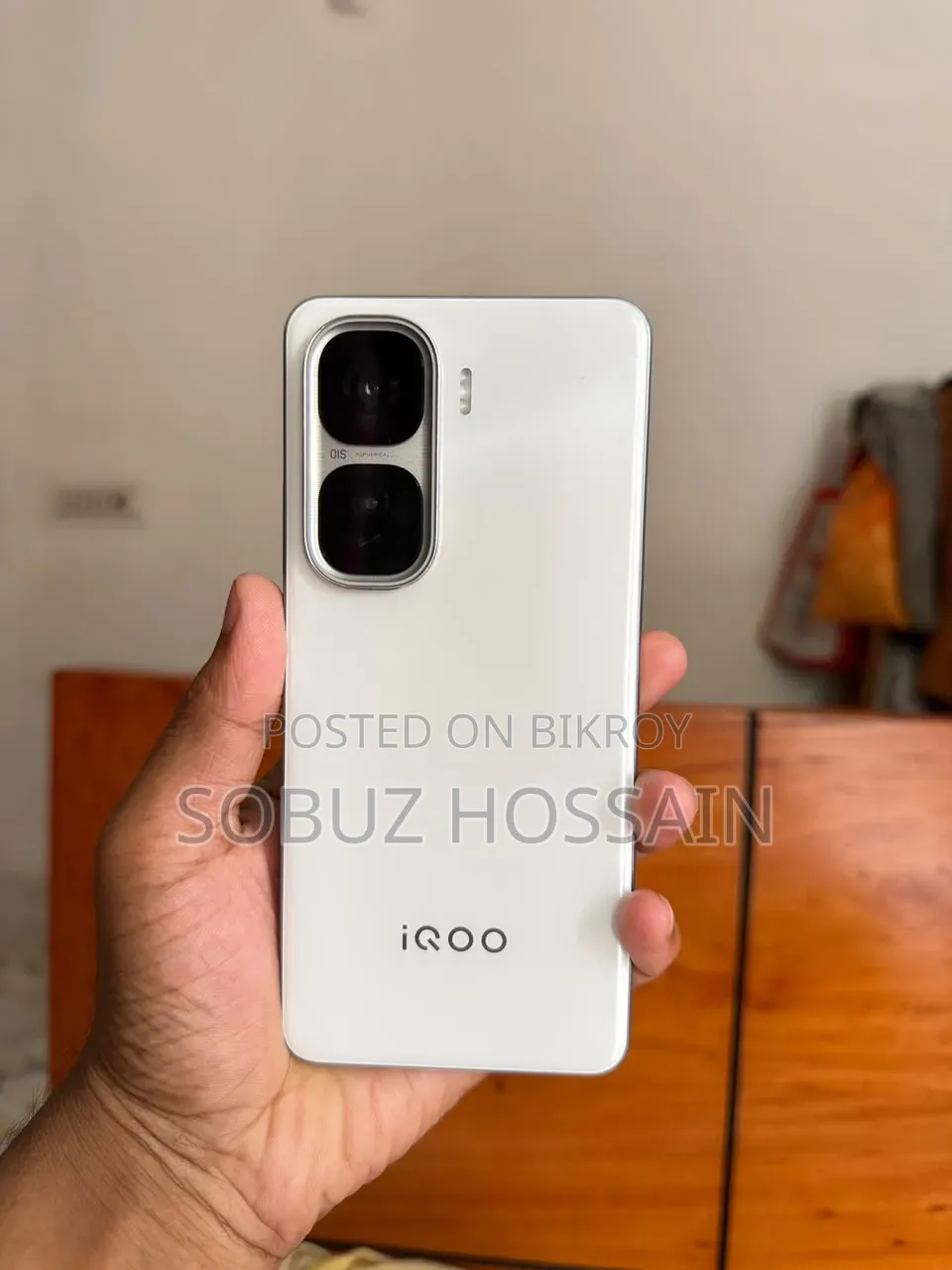 iQOO 256 GB White