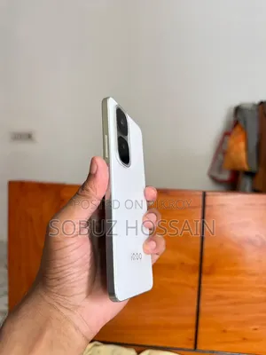 iQOO 256 GB White