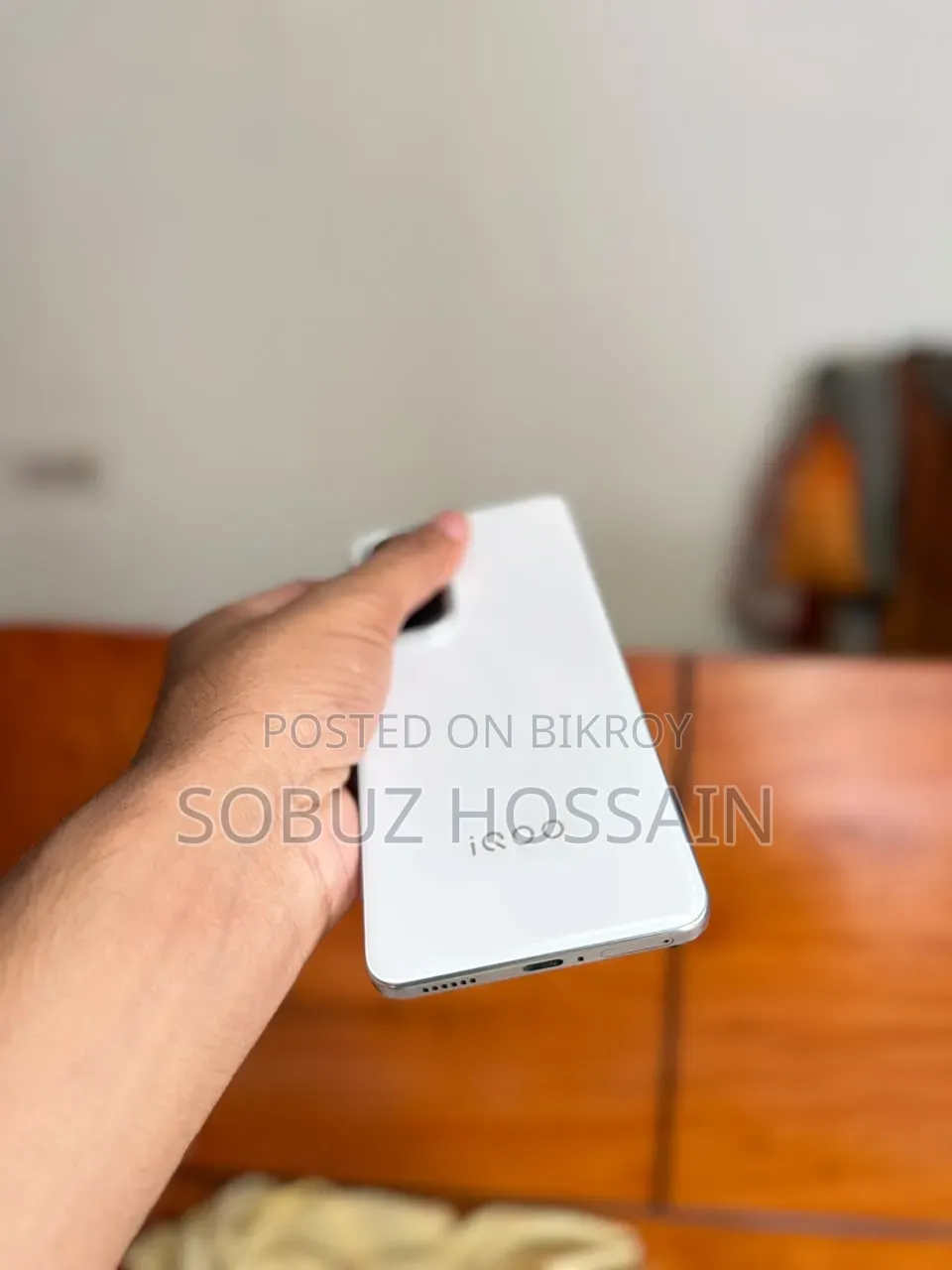 iQOO 256 GB White
