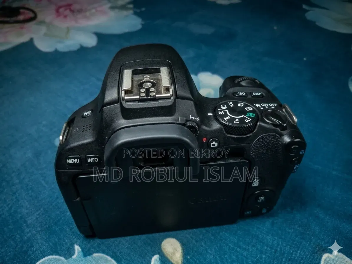 Canon 200d With Prime Lens