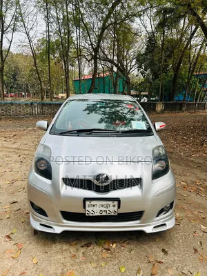 Toyota Vitz 1.5 Front Wheel Drive 3-door 2009 Silver