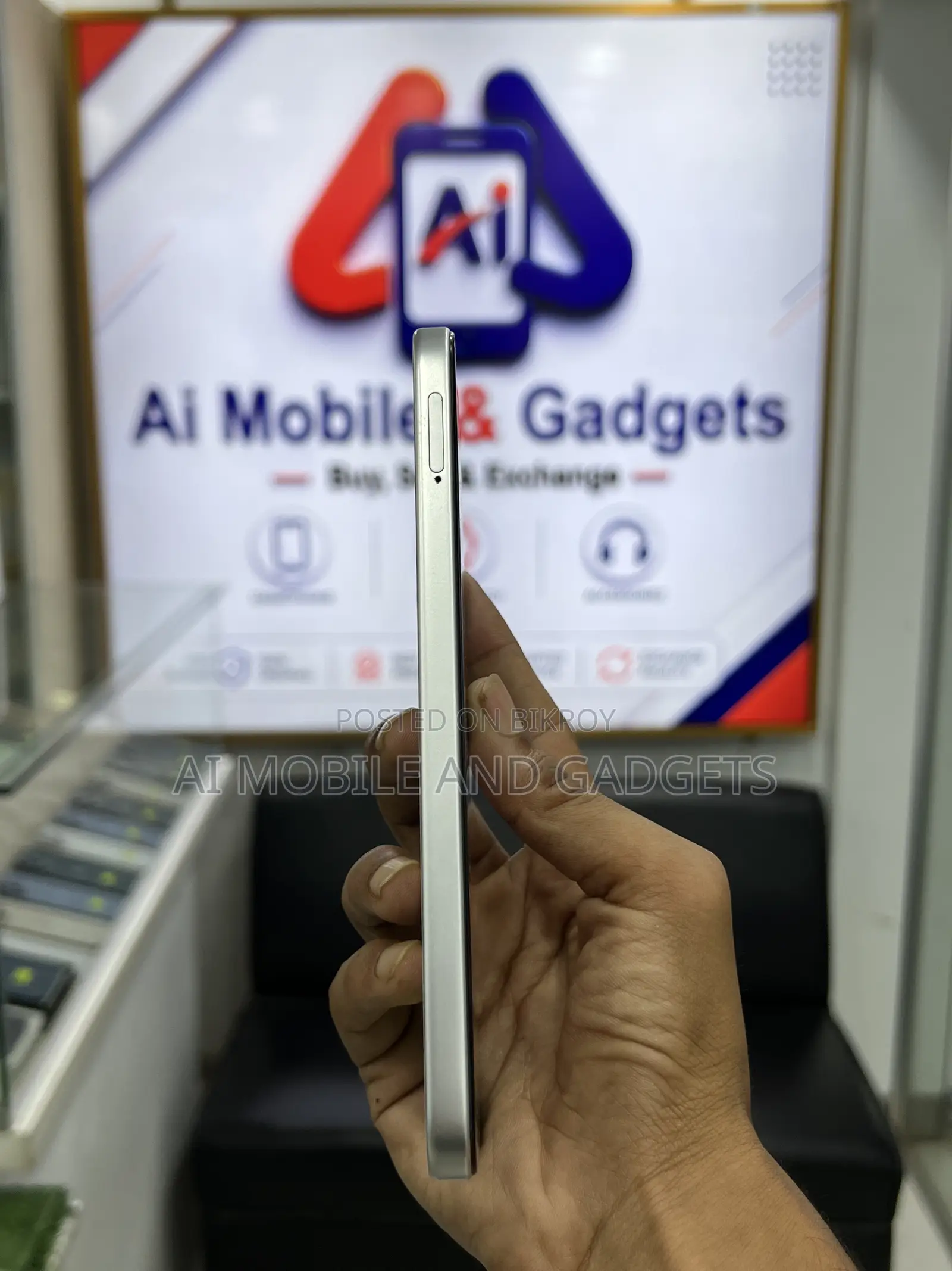 Oppo A6 256 GB White