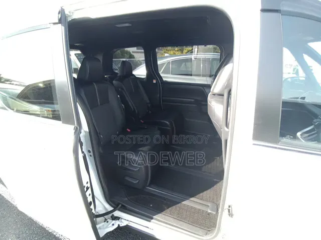 Toyota Noah 2022 Pearl
