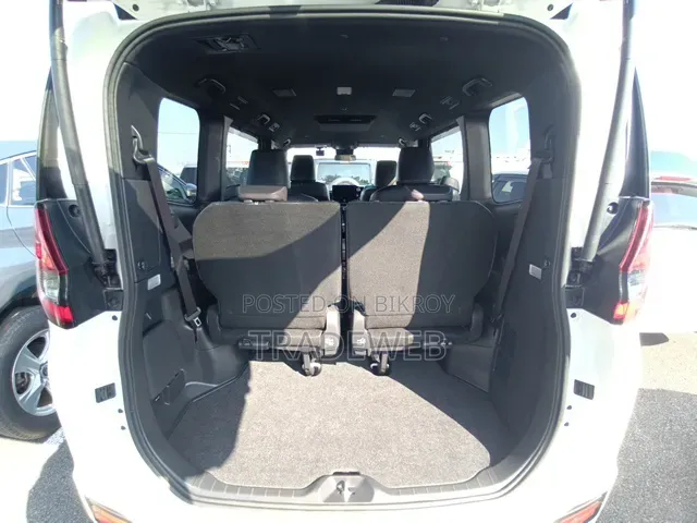 Toyota Noah 2022 Pearl