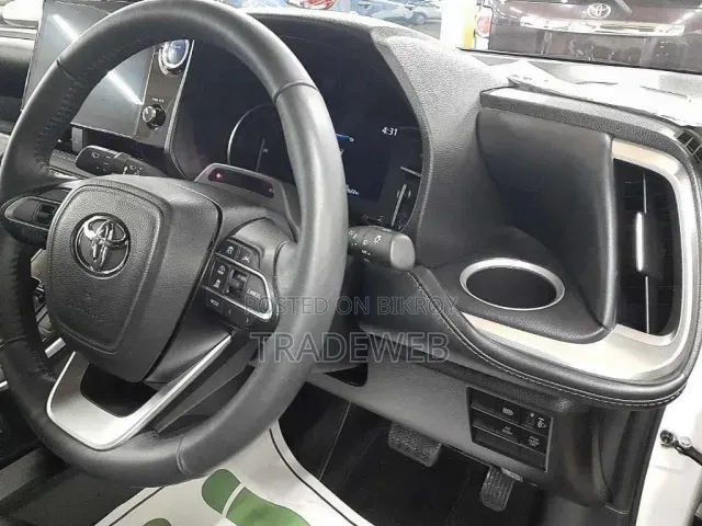 Toyota Noah 2022 Pearl
