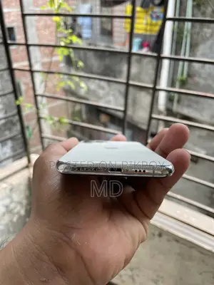 অ্যাপল আইফোন ১১ প্রো ২৫৬ জিবি সাদা