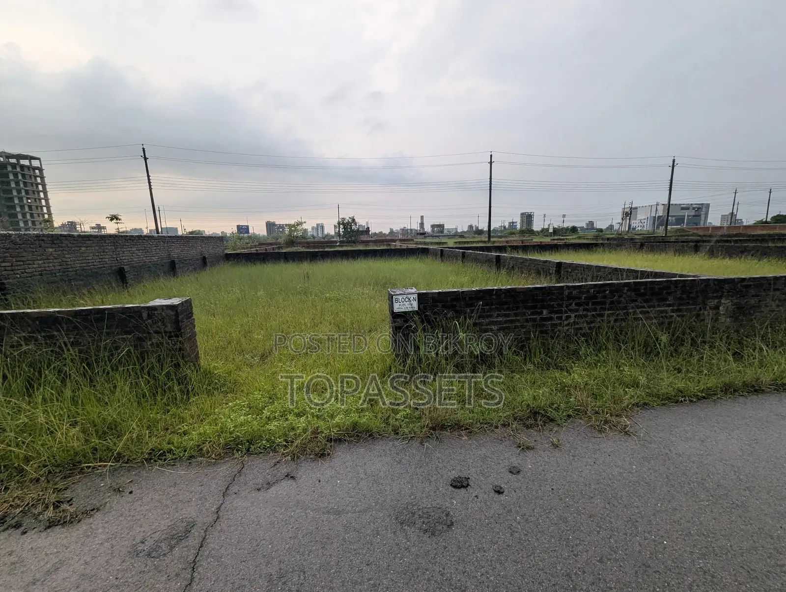 Urgent Sale – South Facing 6 Katha Joined Plot at N Block, Bashundhara