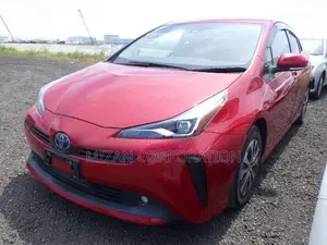 Toyota Prius 2021 Red