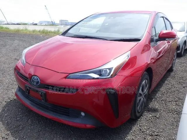Toyota Prius 2021 Red