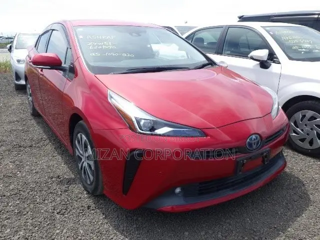 Toyota Prius 2021 Red