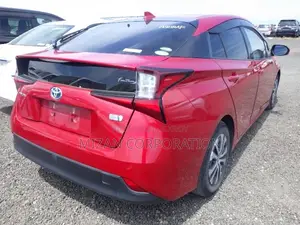 Toyota Prius 2021 Red