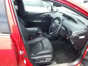 Toyota Prius 2021 Red