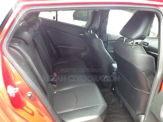Toyota Prius 2021 Red
