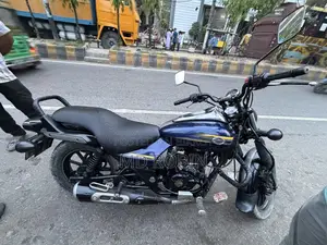 বাজাজ অ্যাভেঞ্জার ১৫০ স্ট্রিট ২০১৮ নীল
