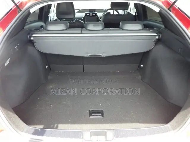 Toyota Prius 2021 Red