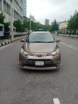 ভাড়ার জন্য এক্সিও (Axio) গাড়ি
