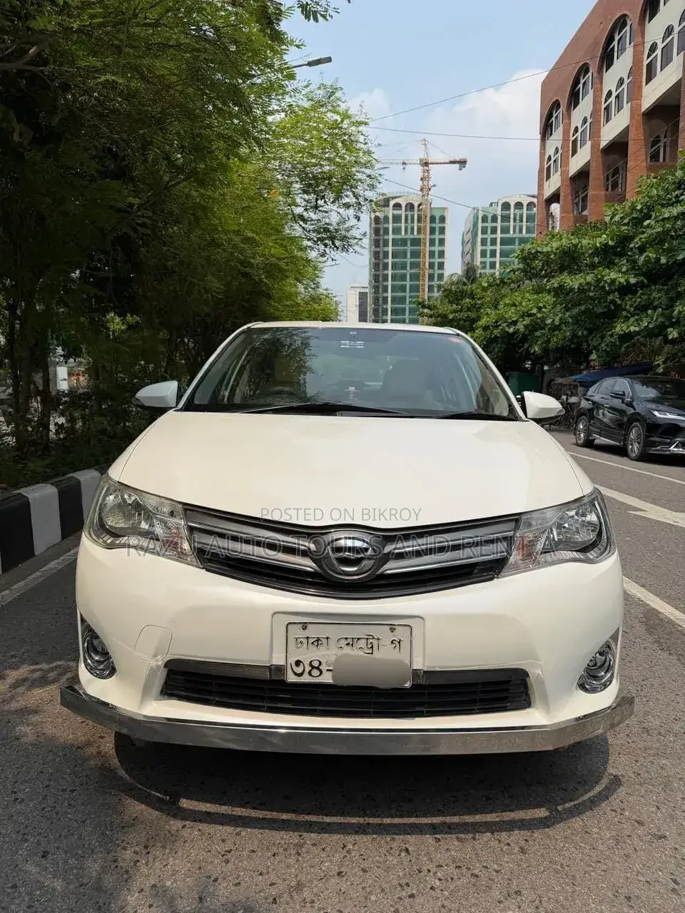 ভাড়ার জন্য এক্সিও (Axio) গাড়ি