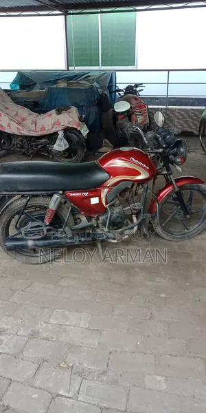 Mahindra Centuro 2017 Red