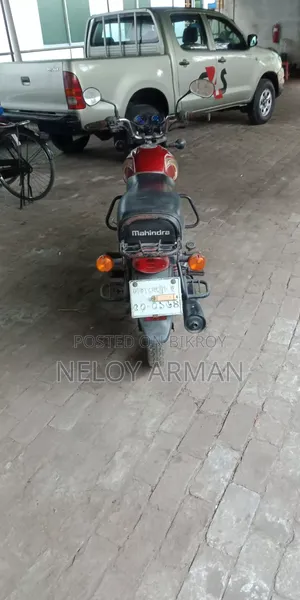 Mahindra Centuro 2017 Red