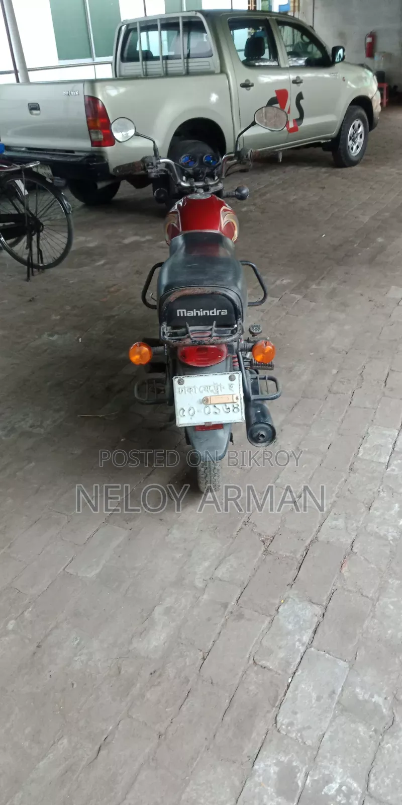 Mahindra Centuro 2017 Red