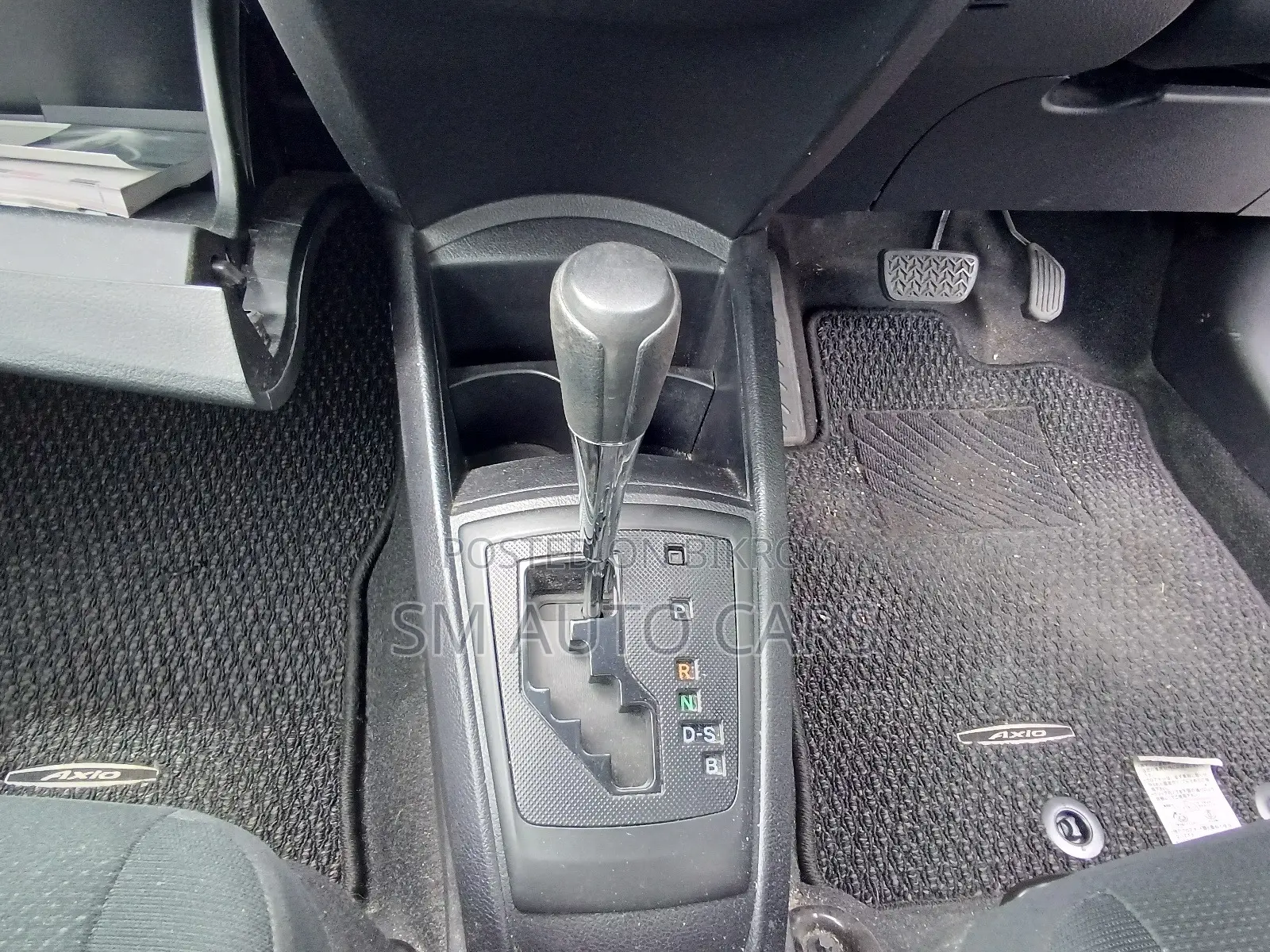 Toyota Axio 2021 White