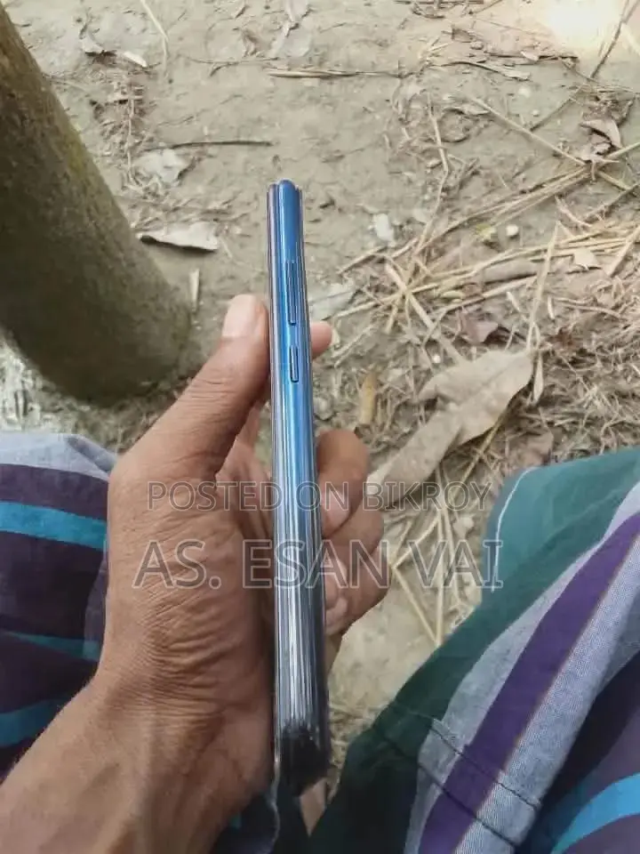 Vivo Y11 32 GB Blue