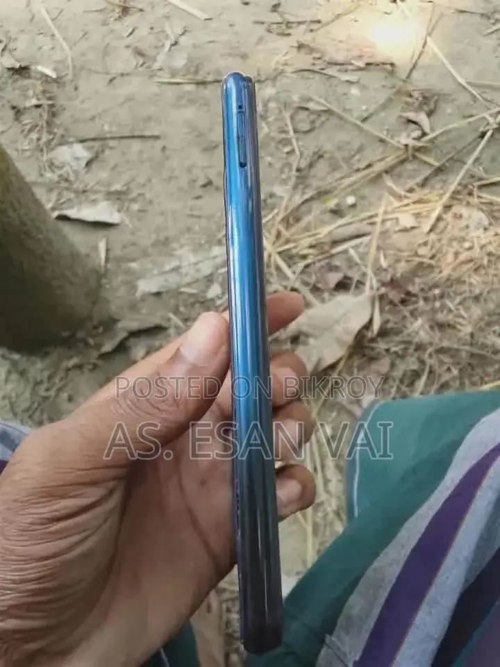 Vivo Y11 32 GB Blue