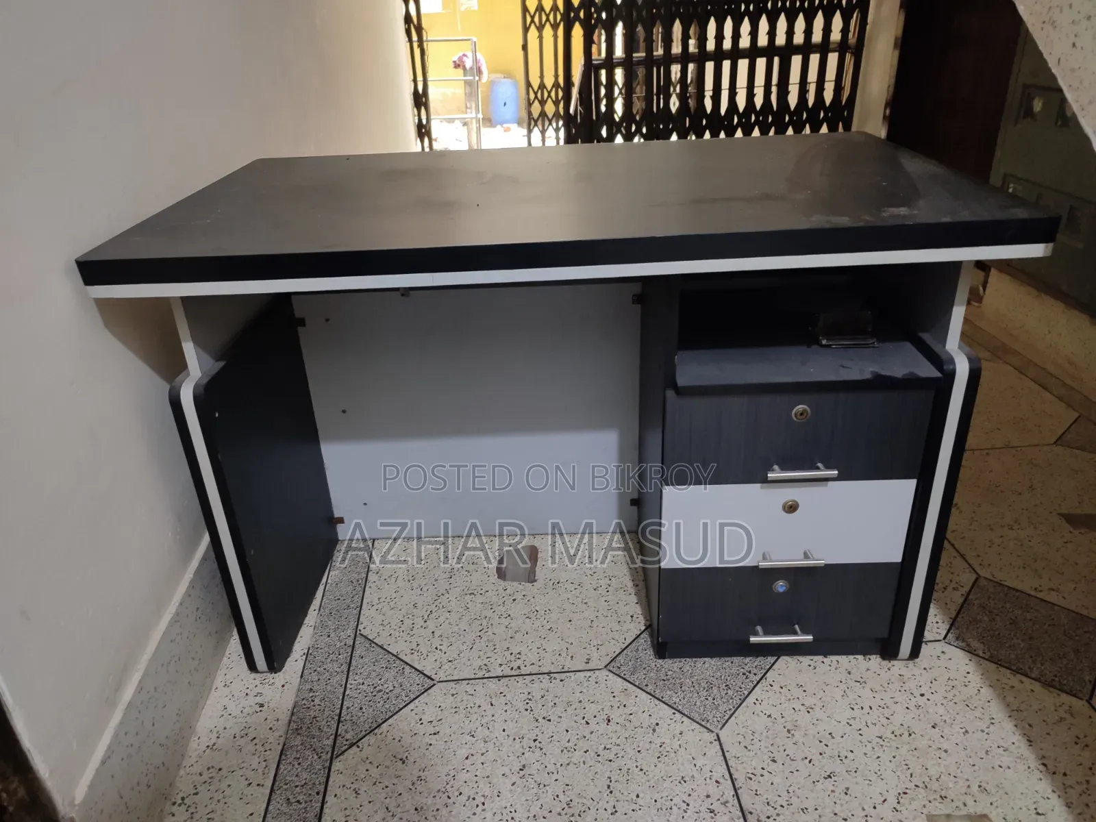 4'×2.5' Used Office Table For Sale