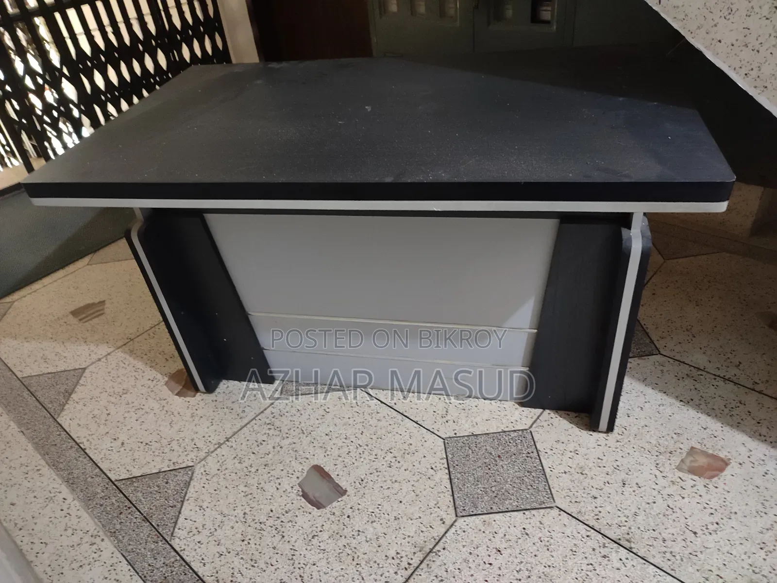 4'×2.5' Used Office Table For Sale