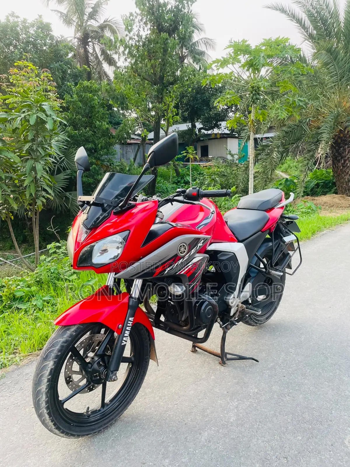 ইয়ামাহা এফজেড ২০২২ লাল