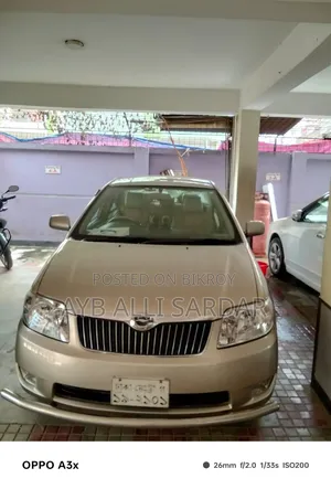 Toyota Corolla 2004 Gold