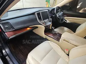 Toyota Crown 2015 Black