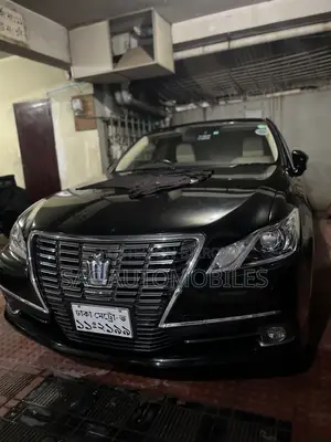 Toyota Crown 2015 Black