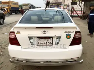 টয়োটা করোলা ১.৪ ডি অটোমেটিক ২০০৪ সাদা
