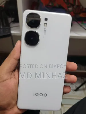 New Vivo iQOO 256 GB White