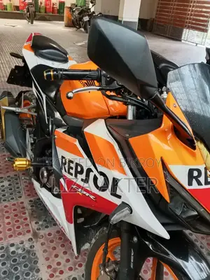 Honda CBR 2021 Orange