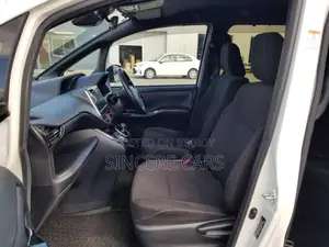 Toyota Noah 2021 Pearl