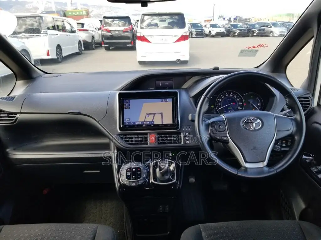 Toyota Noah 2021 Pearl