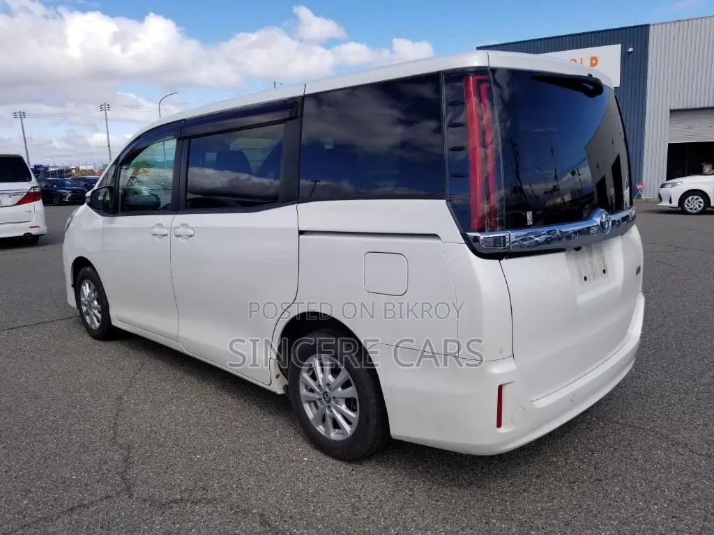 Toyota Noah 2021 Pearl