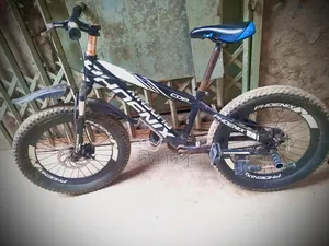 Pursang E-Tracker 2025 Black