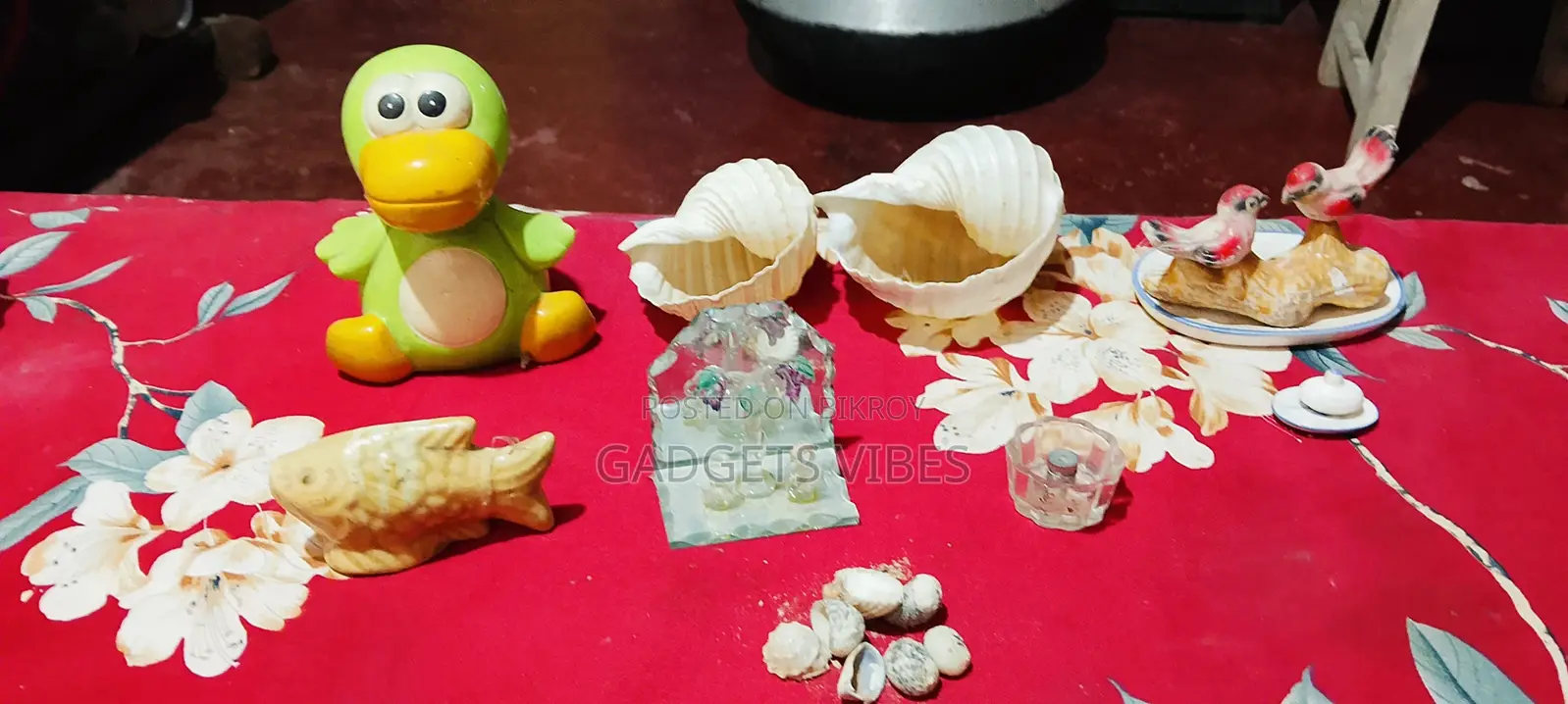 Attractive Home Decoration and Showpiece Collection for Sale!