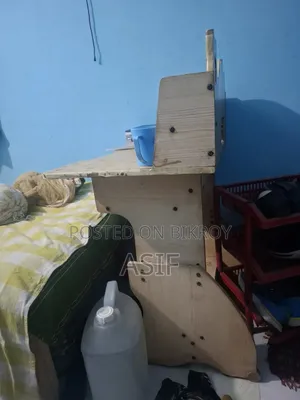 টেবিল (নির্ধারিত ১০০০ টাকা)