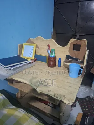 টেবিল (নির্ধারিত ১০০০ টাকা)
