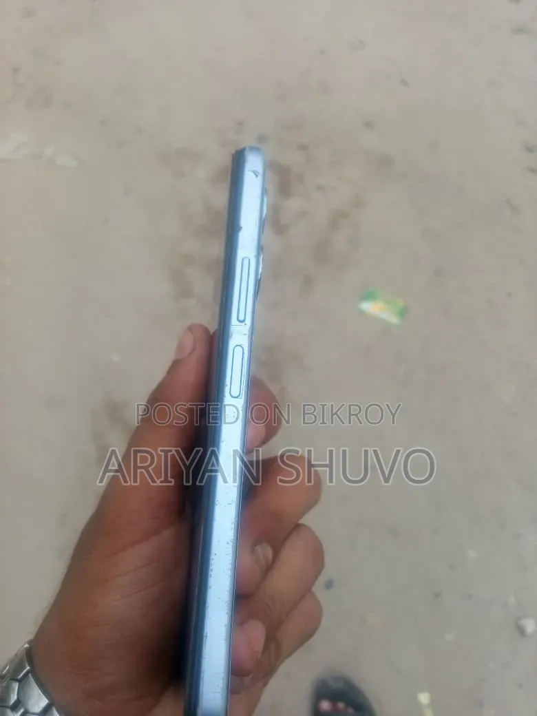 Vivo Y22s 128 GB