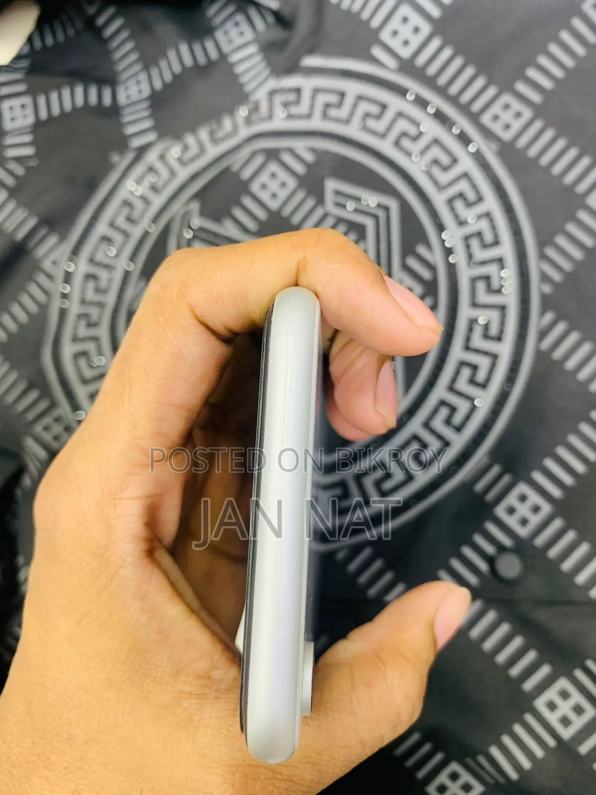 অ্যাপল আইফোন এক্সআর ১২৮ জিবি সাদা