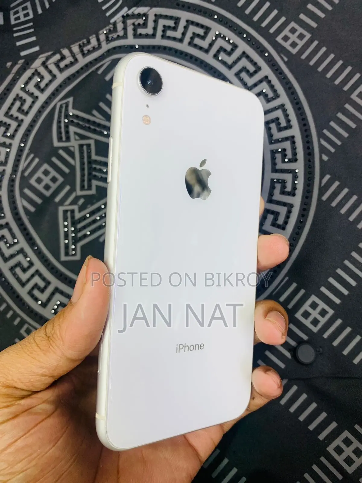 অ্যাপল আইফোন এক্সআর ১২৮ জিবি সাদা
