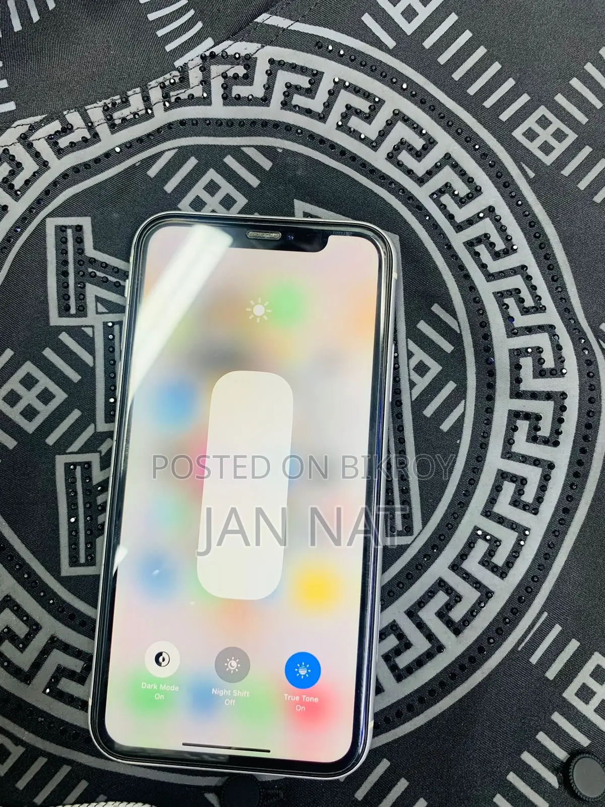 অ্যাপল আইফোন এক্সআর ১২৮ জিবি সাদা
