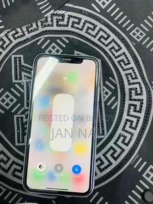 অ্যাপল আইফোন এক্সআর ১২৮ জিবি সাদা