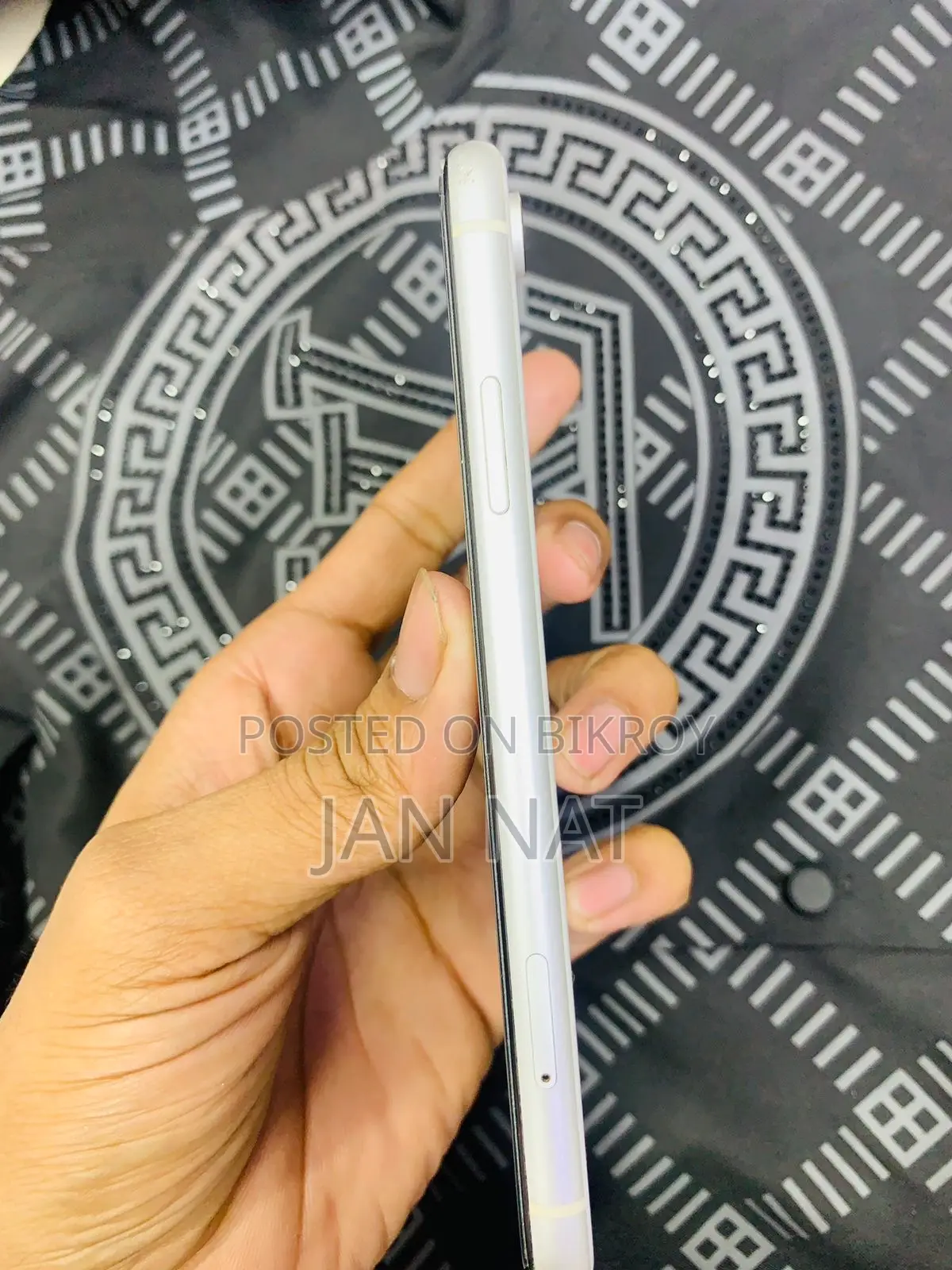 Apple iPhone XR 128 GB White